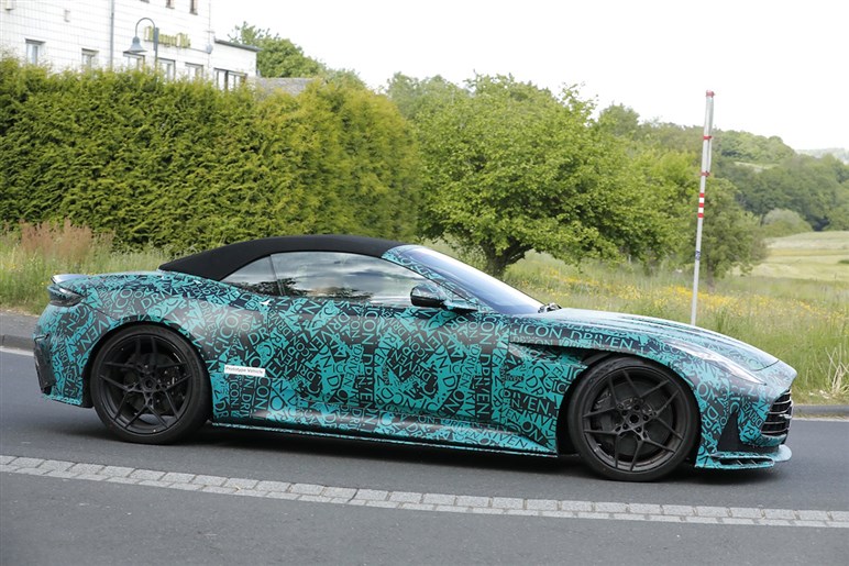 【720馬力超えのモンスター爆誕？】アストンマーティン「DB12」の“Sモデル”がマジで化け物…キミは戦闘機か？