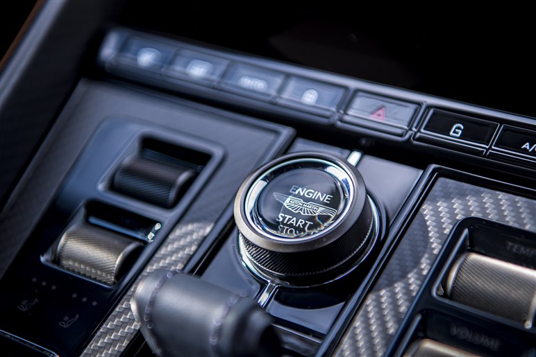 【720馬力超えのモンスター爆誕？】アストンマーティン「DB12」の“Sモデル”がマジで化け物…キミは戦闘機か？