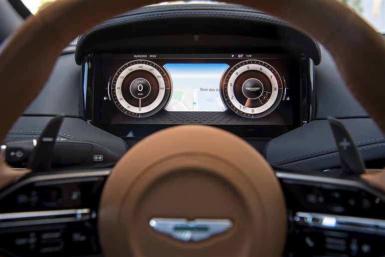 【720馬力超えのモンスター爆誕？】アストンマーティン「DB12」の“Sモデル”がマジで化け物…キミは戦闘機か？