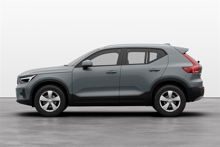 ボルボ「XC40」にお手頃価格の新モデル「エッセンシャルB3」を追加。装備変更でエントリーグレードは50万円引きに