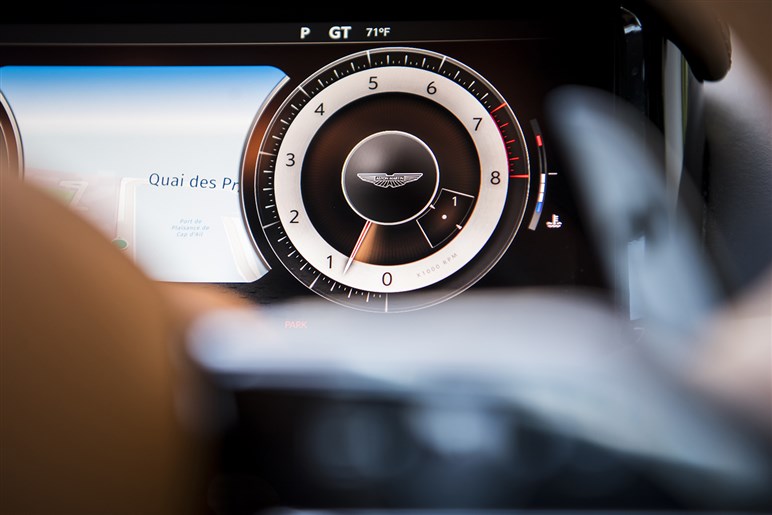 【720馬力超えのモンスター爆誕？】アストンマーティン「DB12」の“Sモデル”がマジで化け物…キミは戦闘機か？
