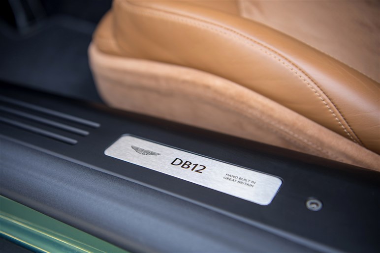 【720馬力超えのモンスター爆誕？】アストンマーティン「DB12」の“Sモデル”がマジで化け物…キミは戦闘機か？