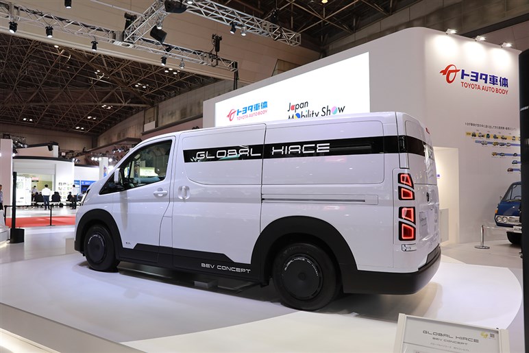 「アルファード」田原工場生産移管で新型「ハイエース」は27年末に登場か。BEV化は必至、現行モデル併売も？