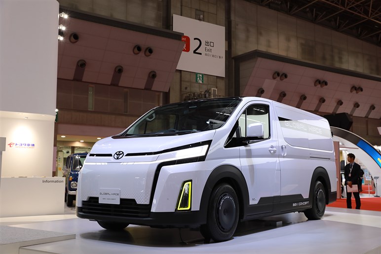 「アルファード」田原工場生産移管で新型「ハイエース」は27年末に登場か。BEV化は必至、現行モデル併売も？