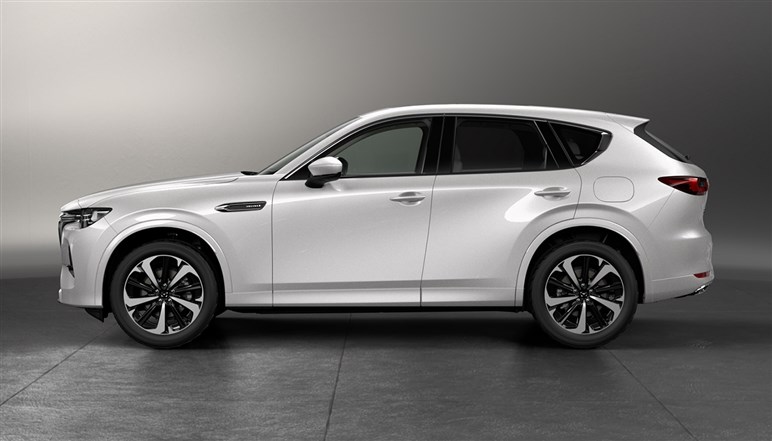 【鳴物入りの登場から約3年】現在の「CX-60」の状況は？ 一部改良で復活も新型「CX-5」登場で正念場に