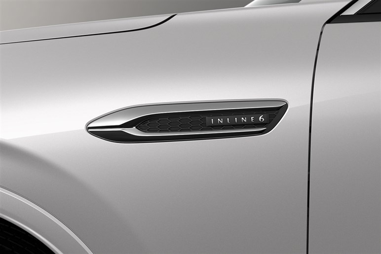 【鳴物入りの登場から約3年】現在の「CX-60」の状況は？ 一部改良で復活も新型「CX-5」登場で正念場に