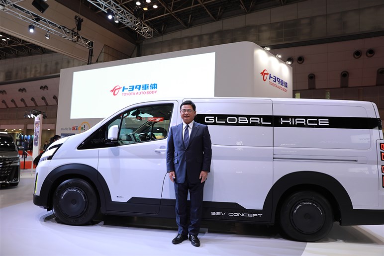 「アルファード」田原工場生産移管で新型「ハイエース」は27年末に登場か。BEV化は必至、現行モデル併売も？