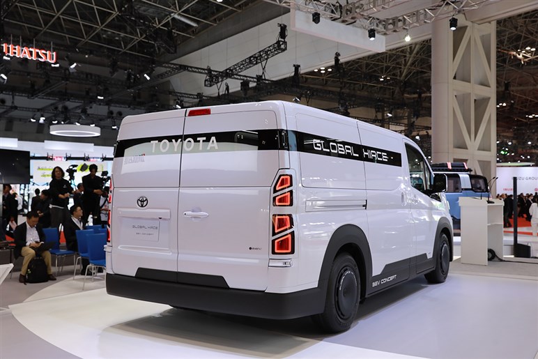「アルファード」田原工場生産移管で新型「ハイエース」は27年末に登場か。BEV化は必至、現行モデル併売も？