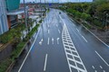 ゼブラゾーンを走ると交通違反になる？ 駐停車はOK？ そのルールや注意点を解説。