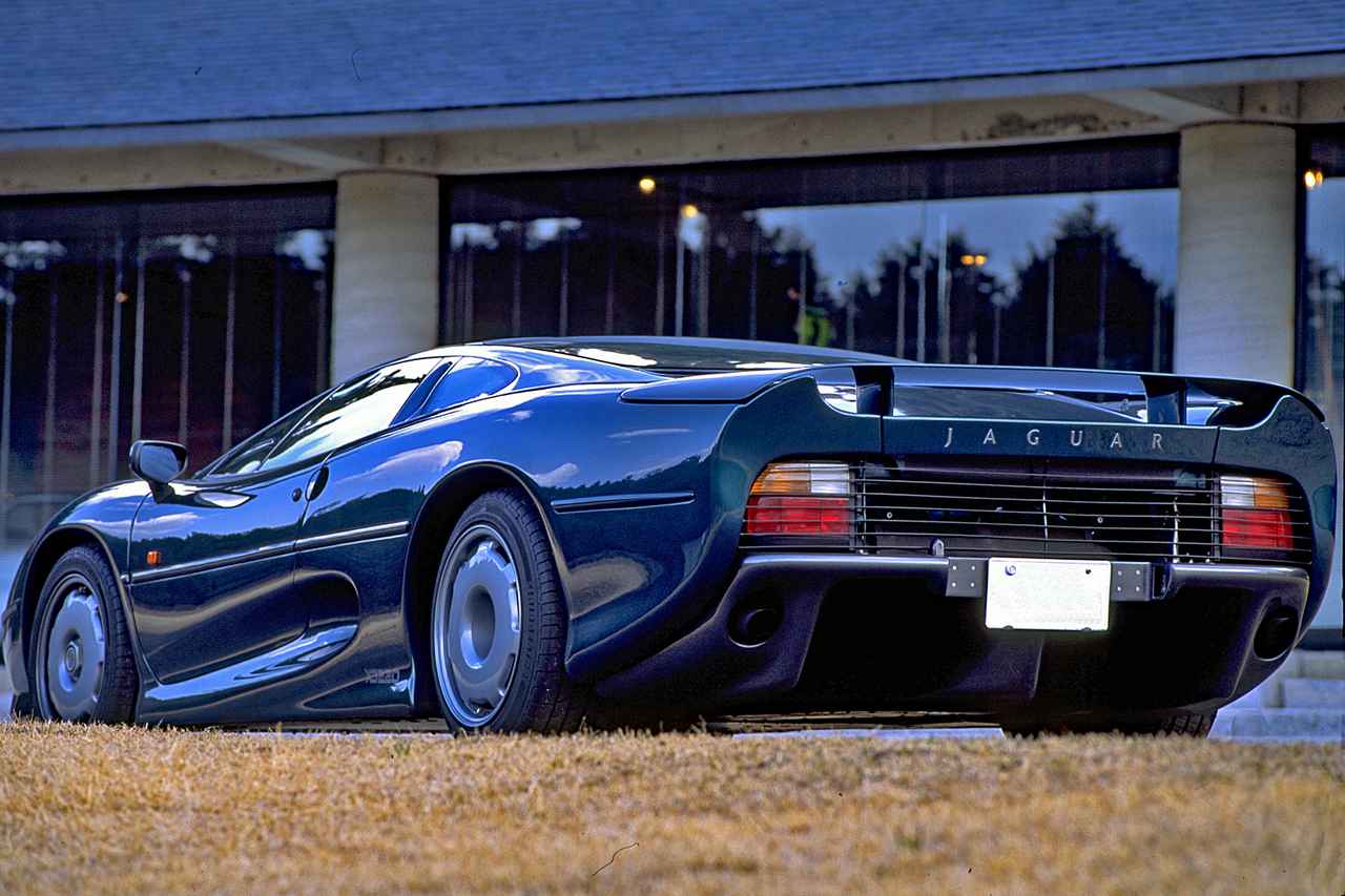 スポーツカー年代記 047 最高速度2mphを目指したジャガー初のスーパーカー Xj2 Webモーターマガジン 自動車情報サイト 新車 中古車 Carview
