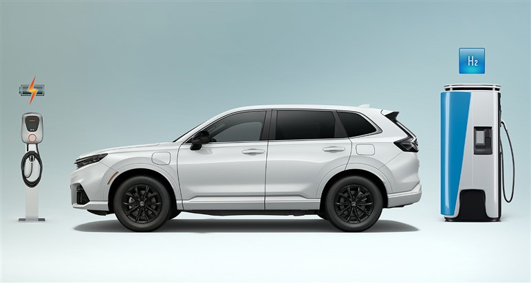 ホンダ「CR-V」に待望のハイブリッド追加！ 日本向けに最適化され2025年10月ころ導入。価格は550万円～
