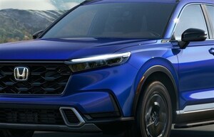 ホンダ「CR-V」に待望のハイブリッド追加！ 日本向けに最適化され2025年10月ころ導入。価格は550万円～