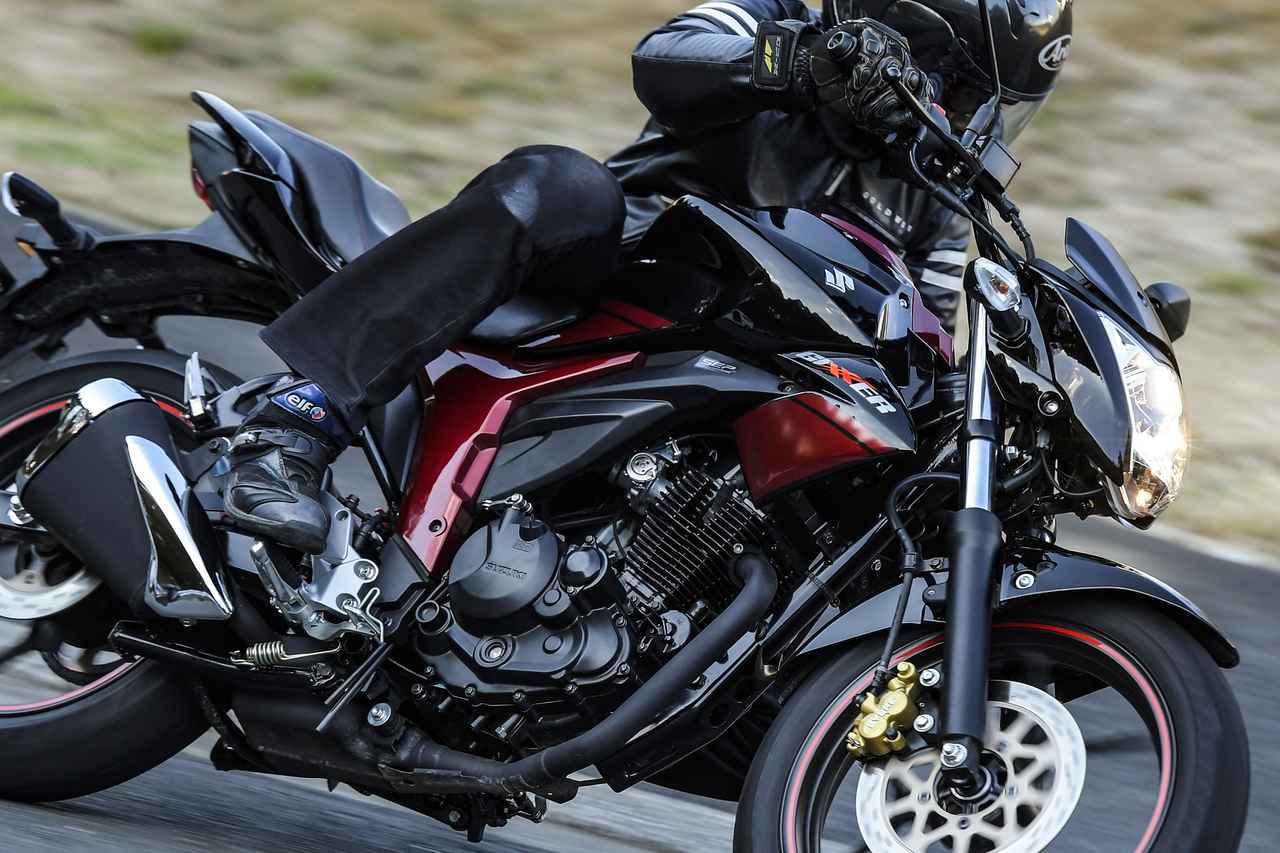燃費に異変か スズキのジクサー150は 新型 になってスペック上の燃費がダウン 原付二種125ccや250ccのバイクと比べてどう Suzuki Gixxer 150 試乗インプレ 1 Webオートバイ 自動車情報サイト 新車 中古車 Carview