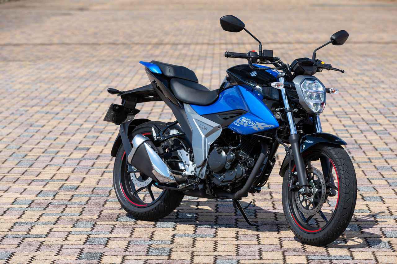 燃費に異変か スズキのジクサー150は 新型 になってスペック上の燃費がダウン 原付二種125ccや250ccのバイクと比べてどう Suzuki Gixxer 150 試乗インプレ 1 Webオートバイ 自動車情報サイト 新車 中古車 Carview