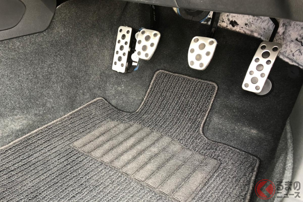 車のフロアマットやカーペットは傷みやすい 軽 小型車はとくに注意 手軽にできる対策とは くるまのニュース 自動車情報サイト 新車 中古車 Carview