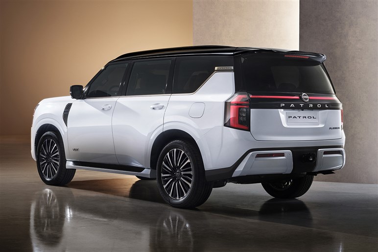 【日産の頂点】「パトロール」はGT-Rに続くブランドの象徴になれるか…ランクルとの比較でユーザーはどう評価している？
