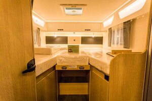 全長7.4mの“走る豪邸”は1760万円！超大型キャンピングカー「SUNLIGHT T68」の驚きの居住空間