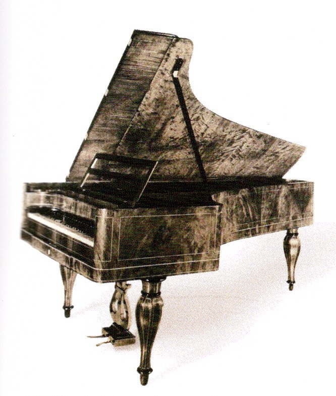 「メルセデス」のアメリカ進出のきっかけを作った高級ピアノメーカー「スタインウェイ」との深い絆