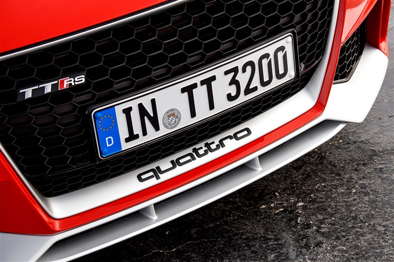 アウディTTの頂点「TT RS」が7年ぶりに第2世代へ。ドイツから走りを報告