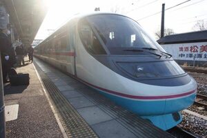 なぜ変わり種？「2階建てロマンスカー」誕生のワケ 「ロマンスカーのお約束」を破った張本人？