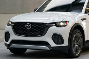 マツダの新SUV「CX-70」世界初公開 大きめ2列シート 使い勝手アピール！ ただ「見分けつかなくなってきた」の声も