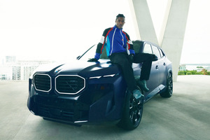 BMW ライフスタイルブランド「kith」とコラボした特別なXMを日本で1台のみ販売