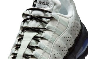 ナイキ「エア マックス 95」にレイヤード構造を排した新作 “211”が登場──GQ新着スニーカー