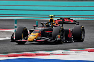 【追記】レッドブル育成のリンドブラッドが今季3勝目。カンポスがチームタイトル争いに望みを繋ぐ／FIA F2第14戦レース1