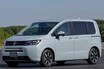 前と後ろで違うのはなぜ？　乗車人数で変える必要があるクルマも！　タイヤの「指定空気圧」の謎