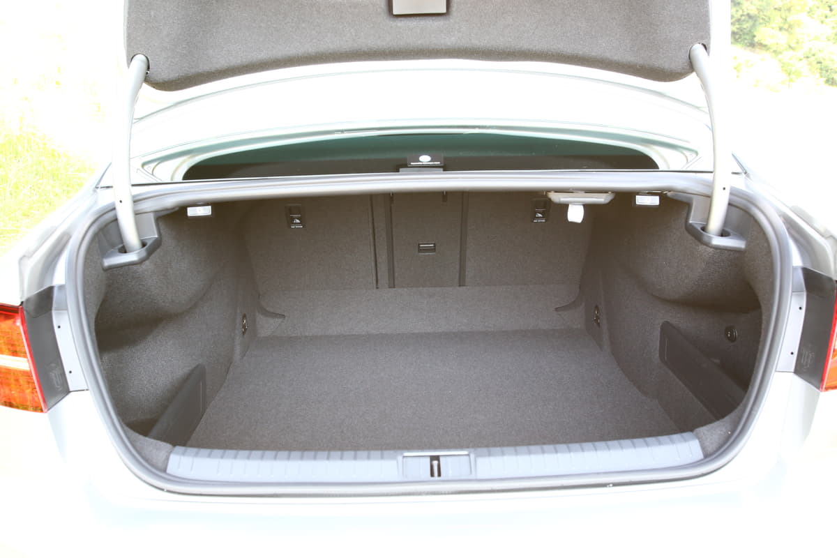 アウトドア セダン という脱定番もあり 車中泊もこなせるレジャー向けモデルの良さとは Auto Messe Web 自動車情報サイト 新車 中古 車 Carview