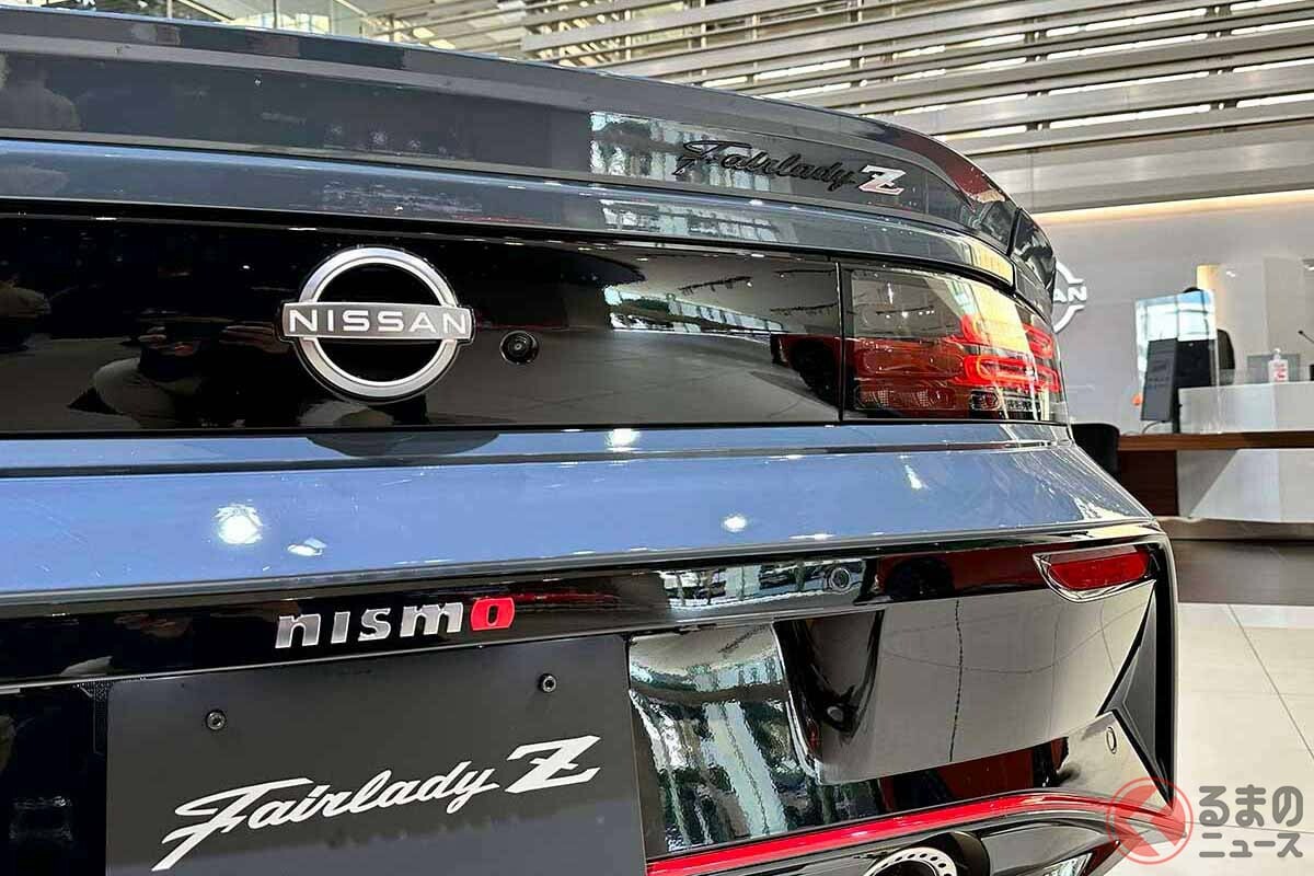 日産新型「“爆速”フェアレディZ」実車展示！ 史上最強“420馬力”のド迫力「Z NISMO」横浜で公開