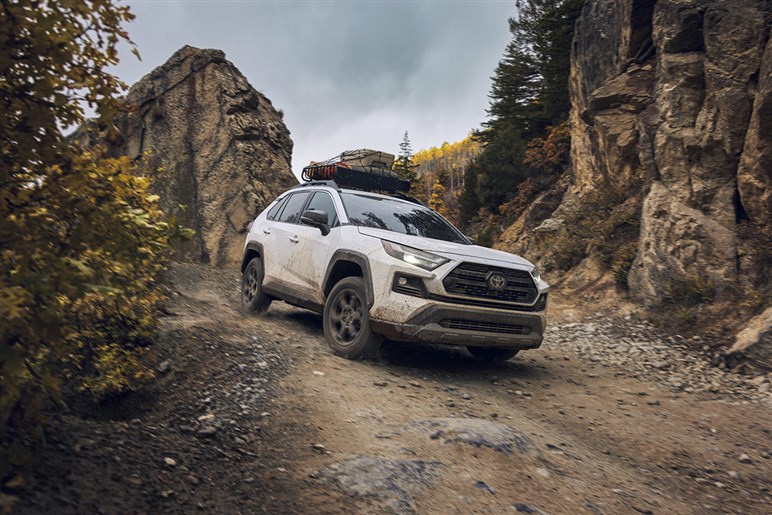 【5月21日発表】トヨタが新型「RAV4」のティザーを公開。予想デザイン、価格、パワトレ…最新情報まとめ