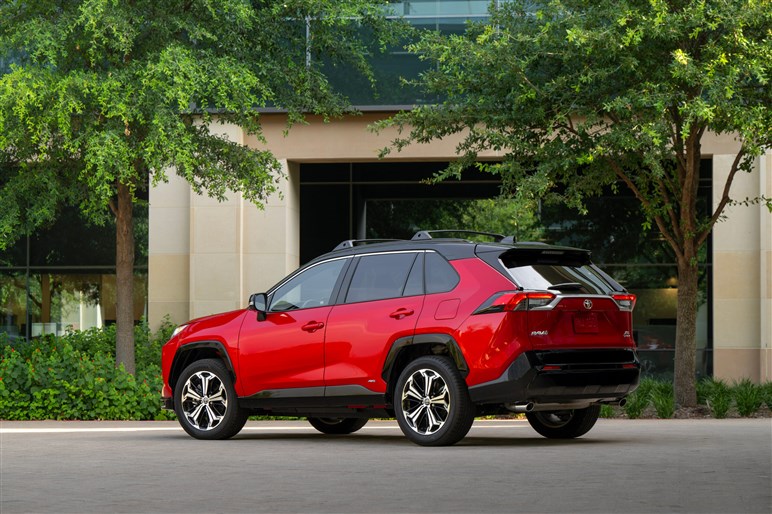 【5月21日発表】トヨタが新型「RAV4」のティザーを公開。予想デザイン、価格、パワトレ…最新情報まとめ