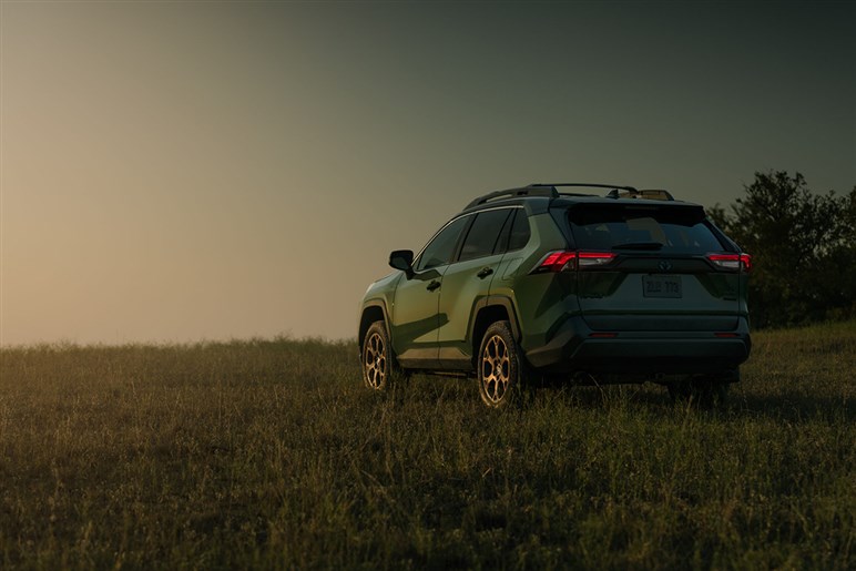 【5月21日発表】トヨタが新型「RAV4」のティザーを公開。予想デザイン、価格、パワトレ…最新情報まとめ