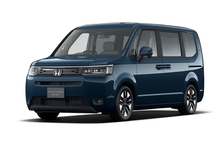 【やっと出た！】 ステップワゴン改良型登場「エアーEX」追加で装備充実！ スパーダには「ブラックエディション」新設定