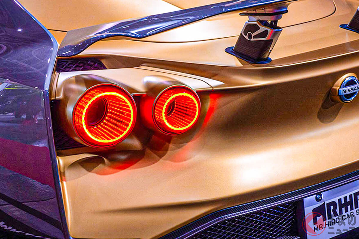 日産の「和製ハイパーカー」実車展示！ 1億円超えの「GT-R“50”」！ 斬新なゴールデンデザインの「激レアモデル」とは