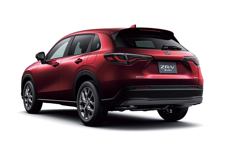 新型「RAV4」はミドルSUV市場で覇権を取れるのか？ ライバルと比べてみたら“トヨタの強さ”が浮き彫りに