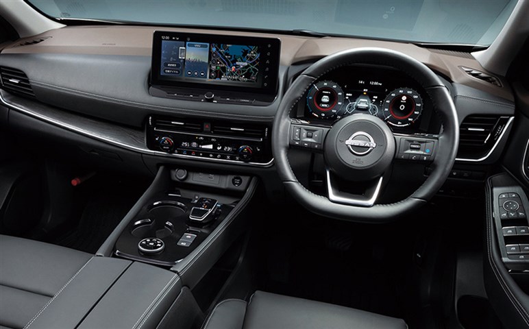 新型「RAV4」はミドルSUV市場で覇権を取れるのか？ ライバルと比べてみたら“トヨタの強さ”が浮き彫りに