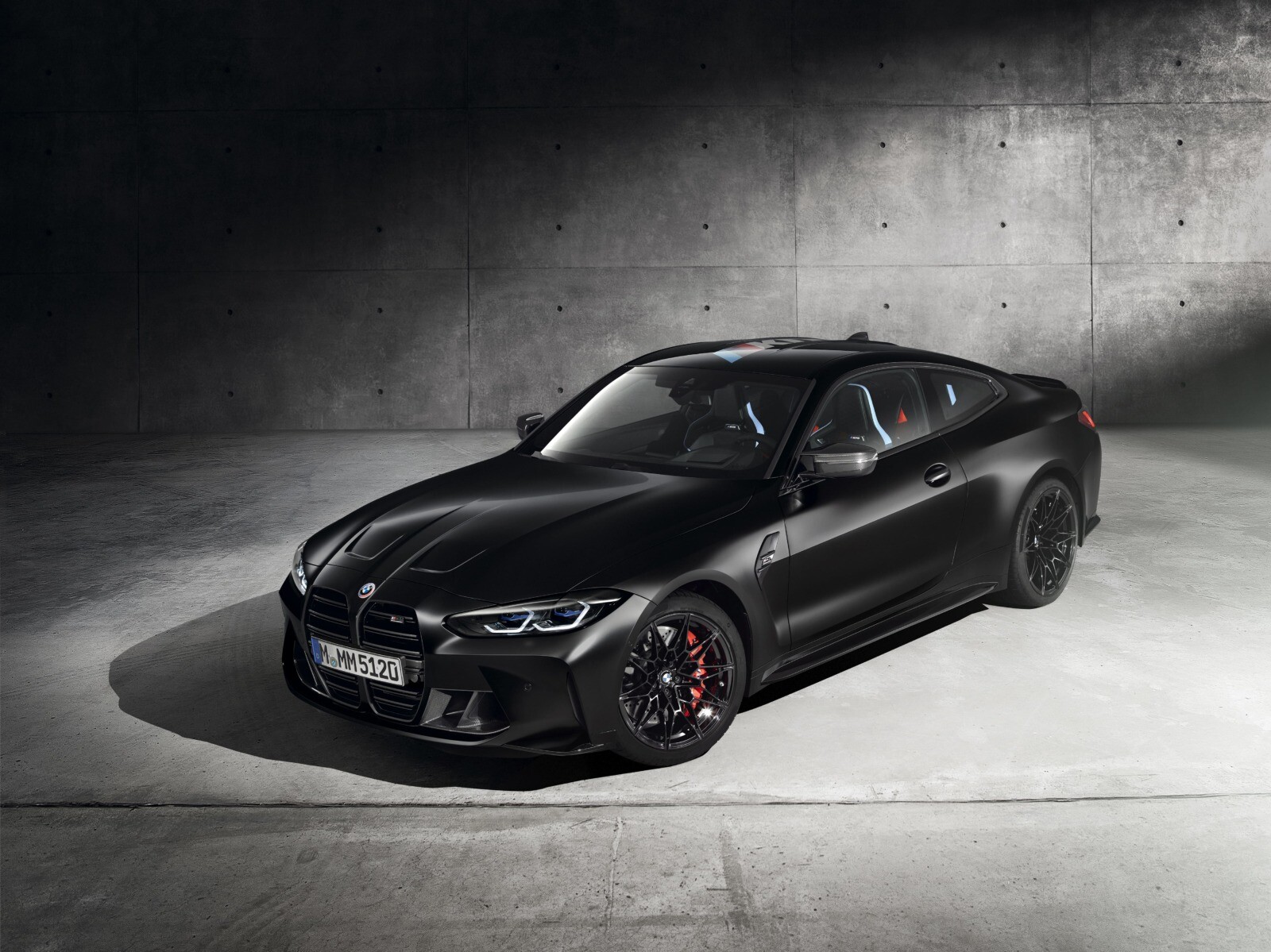 BMW、ストリートファッション「KITH」とコラボしたM4を発表！ E30 M3をイメージした限定モデル