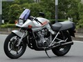 スズキ「GSX1100S KATANA」歴史解説＆車両紹介｜オートバイのデザインの歴史を変えた革命児