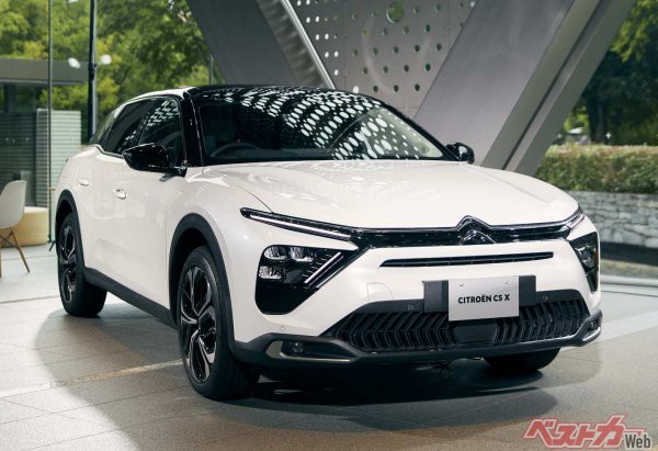 型破りなサルーン 個性派フレンチクロスオーバー シトロエンc5x が日本デビューへ ベストカーweb 自動車情報サイト 新車 中古車 Carview