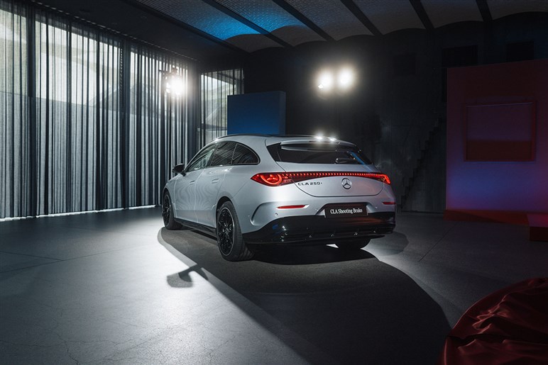 【星型LEDが個性的】新型「CLAシューティングブレーク」発表。BEV仕様は761kmの航続距離を実現…欧州で26年3月発売へ