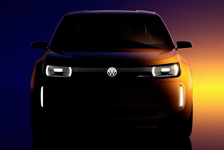 フォルクスワーゲン「ID.2 GTI」ついに姿を現す。ドリルドローター装備の電動ホットハッチを初捕捉