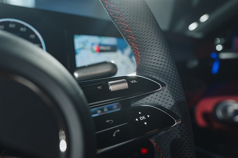 【星型LEDが個性的】新型「CLAシューティングブレーク」発表。BEV仕様は761kmの航続距離を実現…欧州で26年3月発売へ