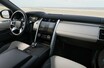 ランドローバー・ディスカバリーの2022年モデルが日本での予約受注をスタート。ダイナミックな外観と洗練された内装を備えた新グレード「R-DYNAMIC」を設定