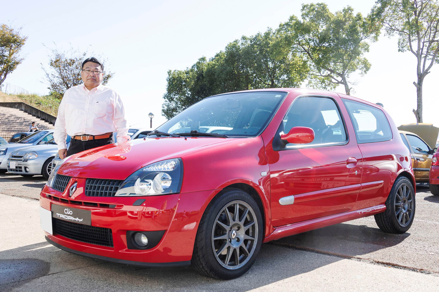日本にわずか4台のルノー「クリオRS 182トロフィー」を2台