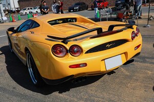 光岡「オロチ」で人生が変わった！ フェラーリやランボにも負けない存在感のファッションスーパーカーはすでに11万キロ走破!!