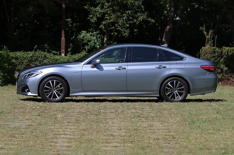 トヨタ クラウン試乗。高くても売れている高級セダン