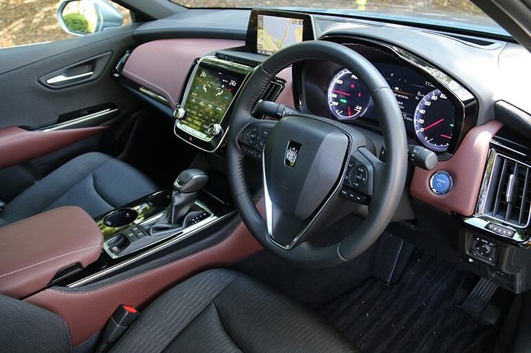 トヨタ クラウン試乗。高くても売れている高級セダン