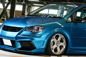 ランボルギーニ「ウラカン」がテーマのVW「ゴルフ トゥーラン」!? A PIT オートバックスに集合したカスタムカー3台を紹介